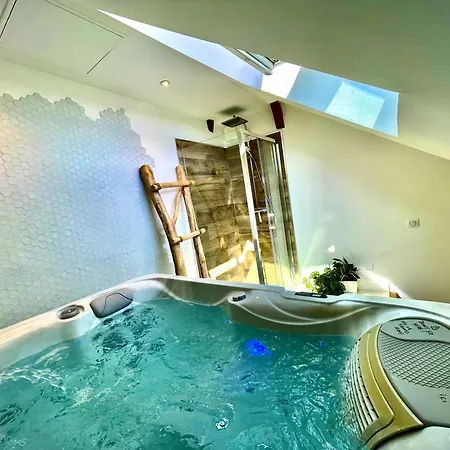 Nid Douillet Sous Les Toits Avec Jacuzzi Apartman *