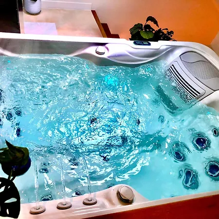 Nid Douillet Sous Les Toits Avec Jacuzzi Bagnères-de-Bigorre