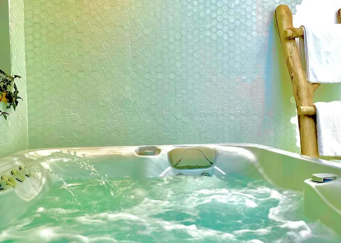 Nid Douillet Sous Les Toits Avec Jacuzzi Apartment *