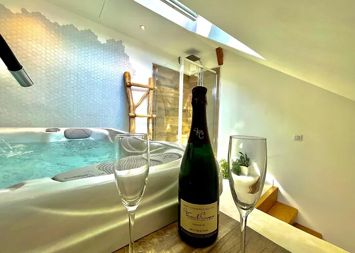 Nid Douillet Sous Les Toits Avec Jacuzzi *